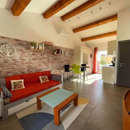 Maison F2, Neuve Au Calme Avec Jardinet La Crau Esterno foto