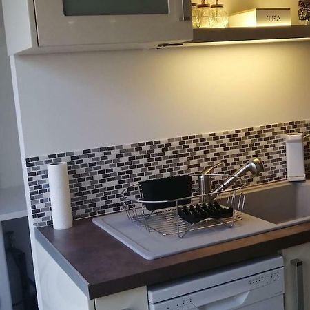 Maison F2, Neuve Au Calme Avec Jardinet La Crau Esterno foto