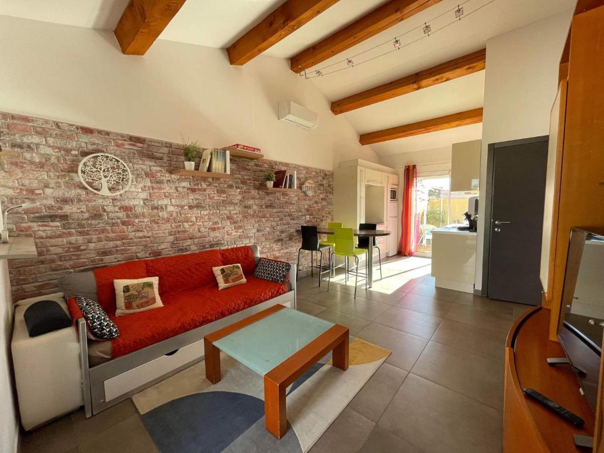Maison F2, Neuve Au Calme Avec Jardinet La Crau Esterno foto