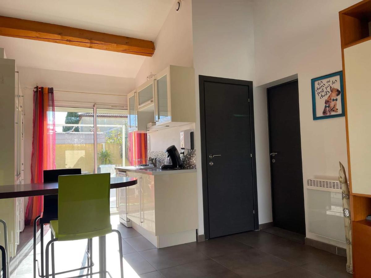 Maison F2, Neuve Au Calme Avec Jardinet La Crau Esterno foto