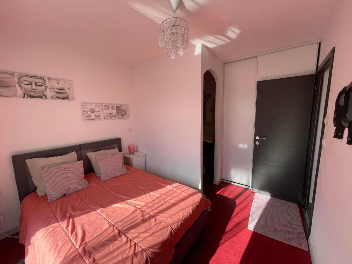 Maison F2, Neuve Au Calme Avec Jardinet La Crau Esterno foto