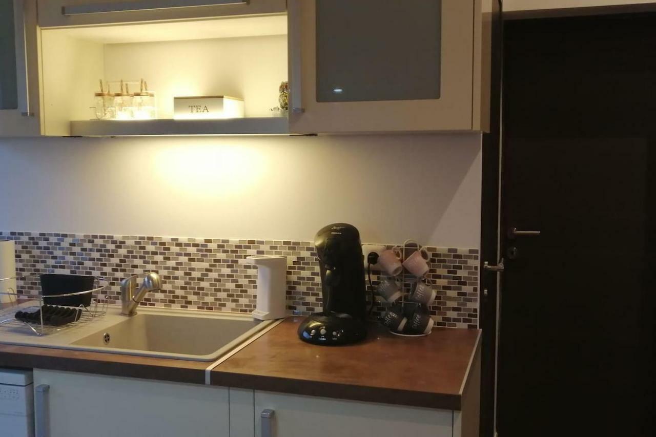 Maison F2, Neuve Au Calme Avec Jardinet La Crau Esterno foto